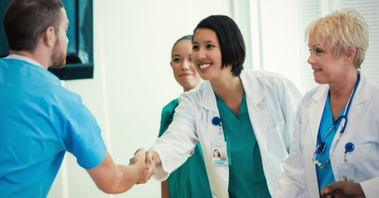 How to Help Travel Nurses Adjust to Your Organization